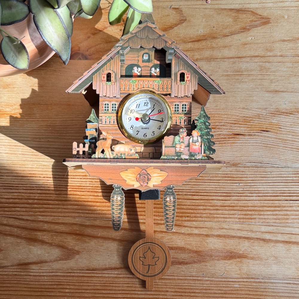 Vintage Quartz German Cuckoo Clock